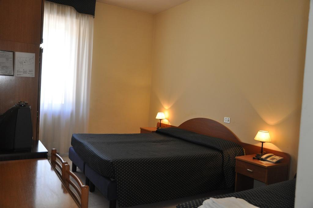 Hotel Terme Di San Vittore Дженга Номер фото